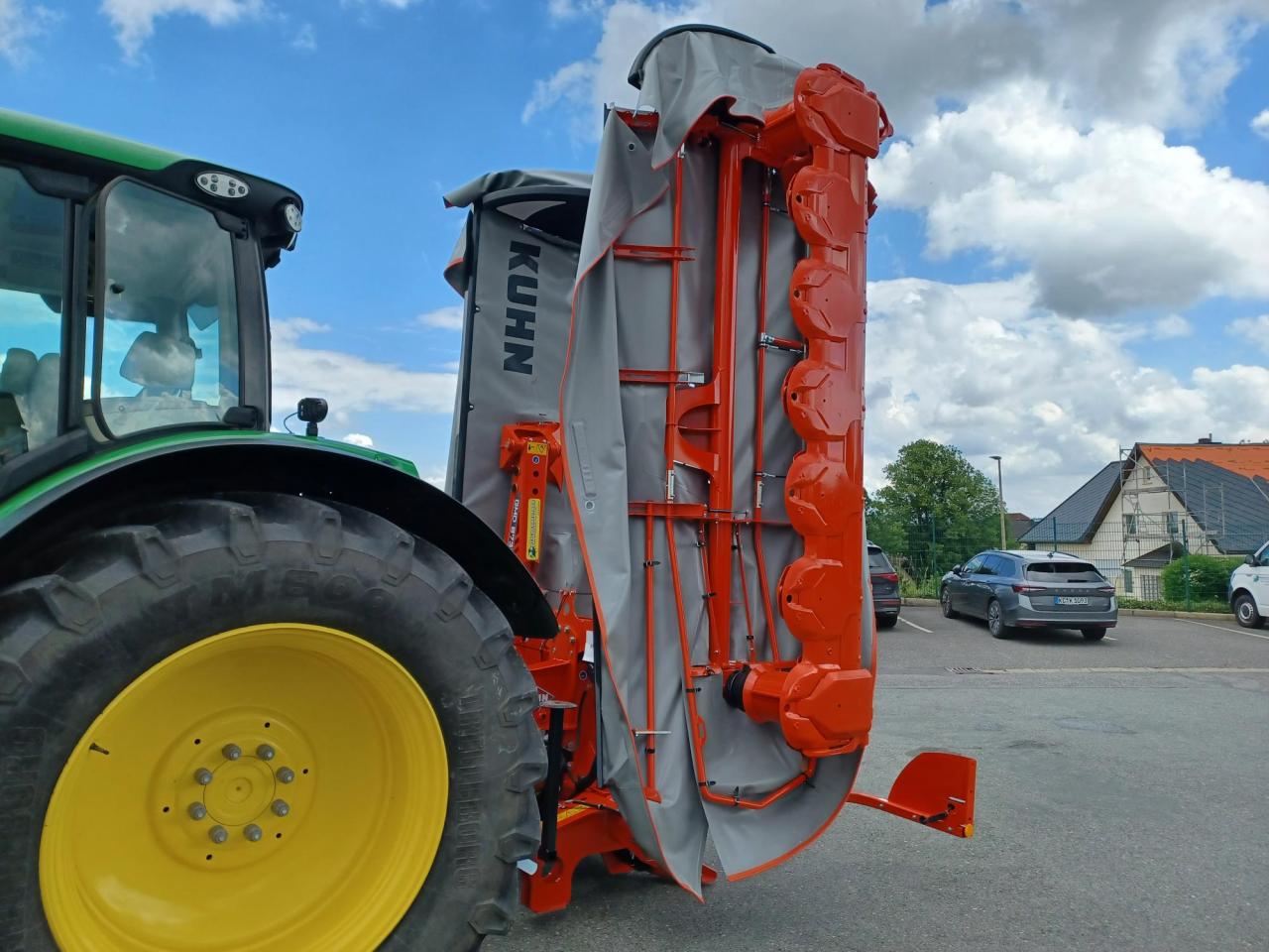 Kuhn GMD 8730-FF Right
