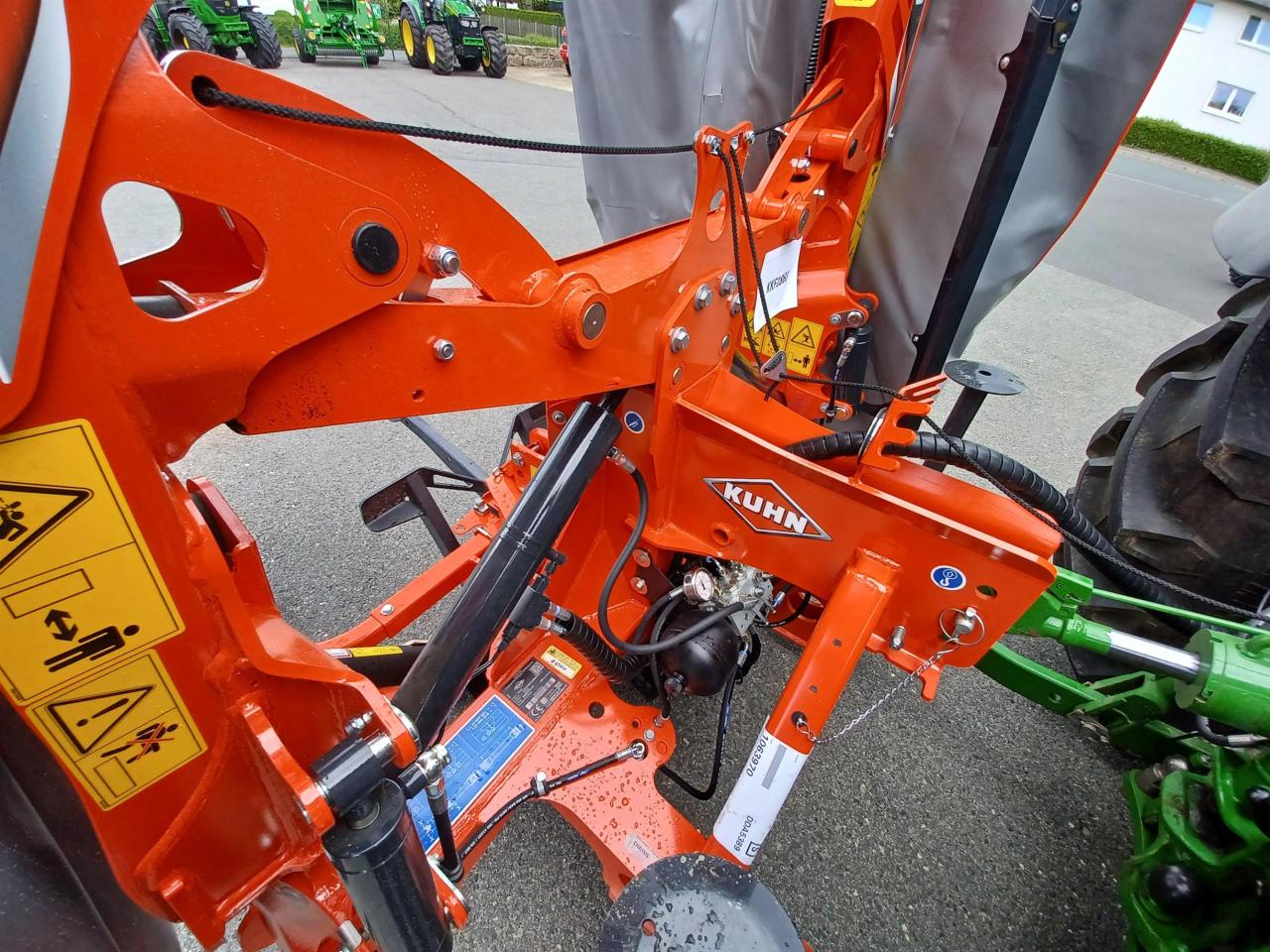 Kuhn GMD 8730-FF Above