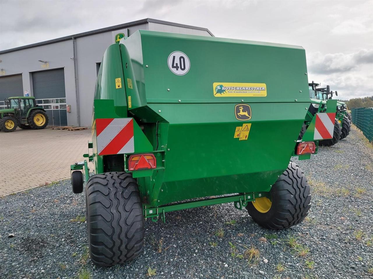 John Deere F442M Rear