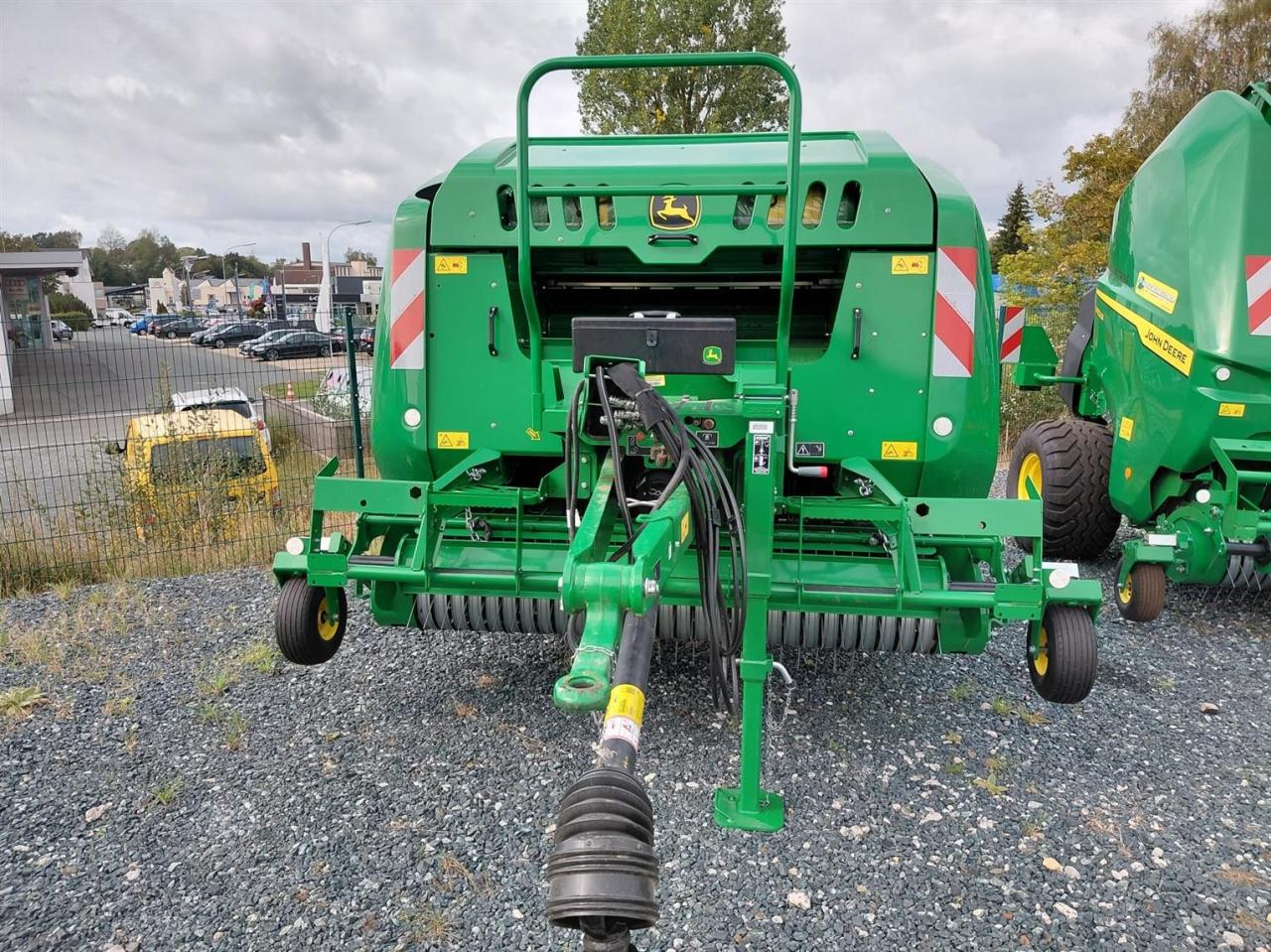 John Deere F442M Right
