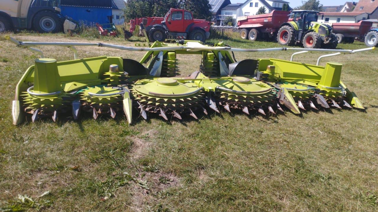 CLAAS Jaguar 940 Above