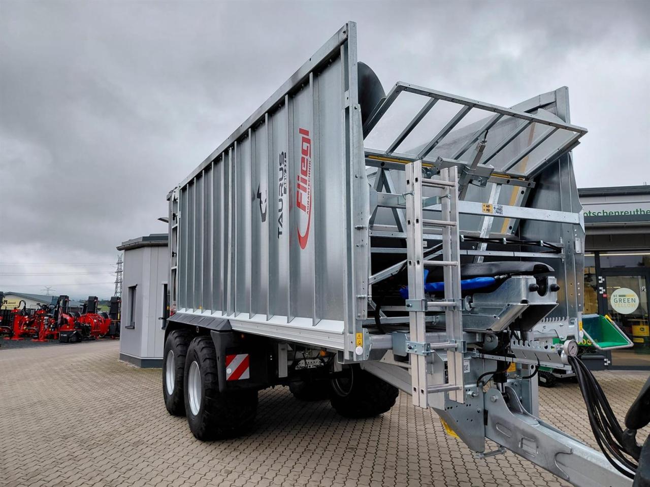 Fliegl ASW 271 Taurus Rear