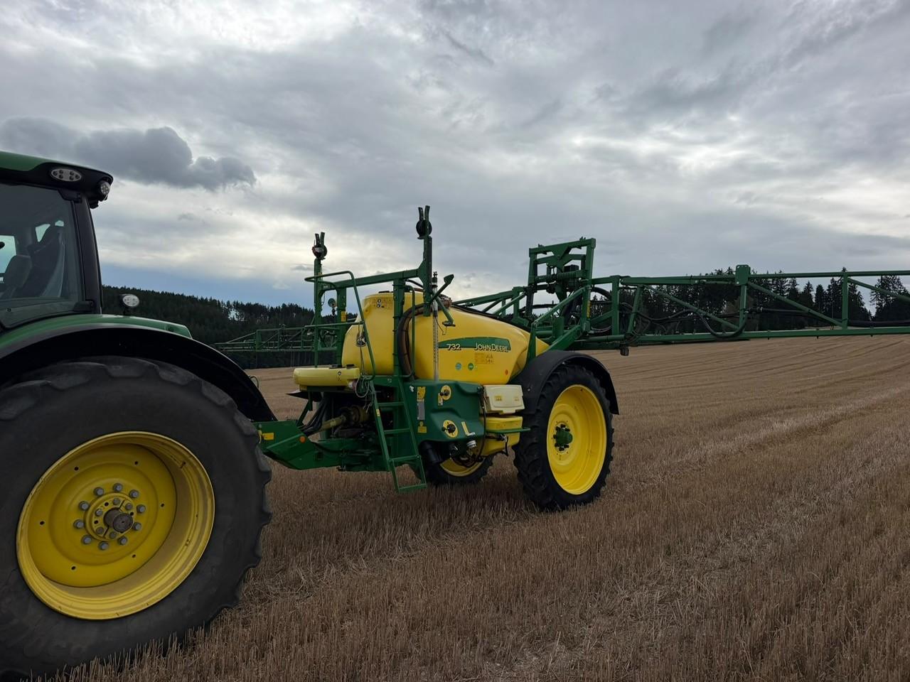 John Deere 732 Right