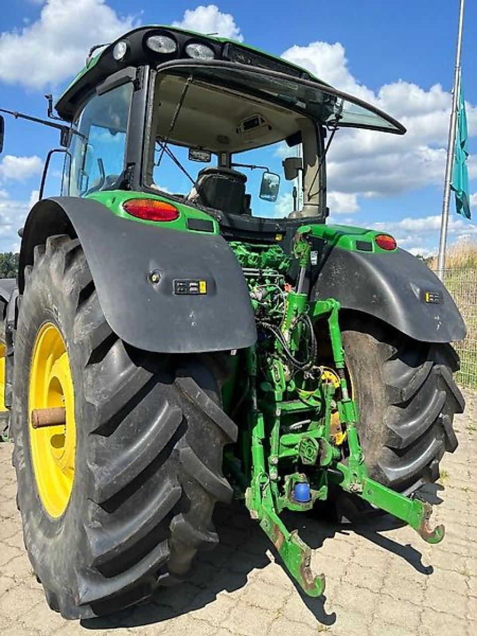 John Deere 6215R Rear