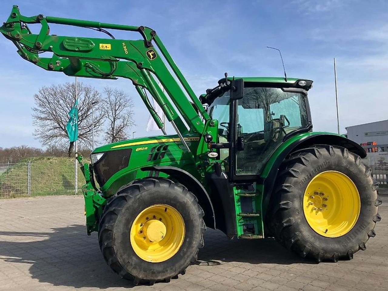 John Deere 6150R Front