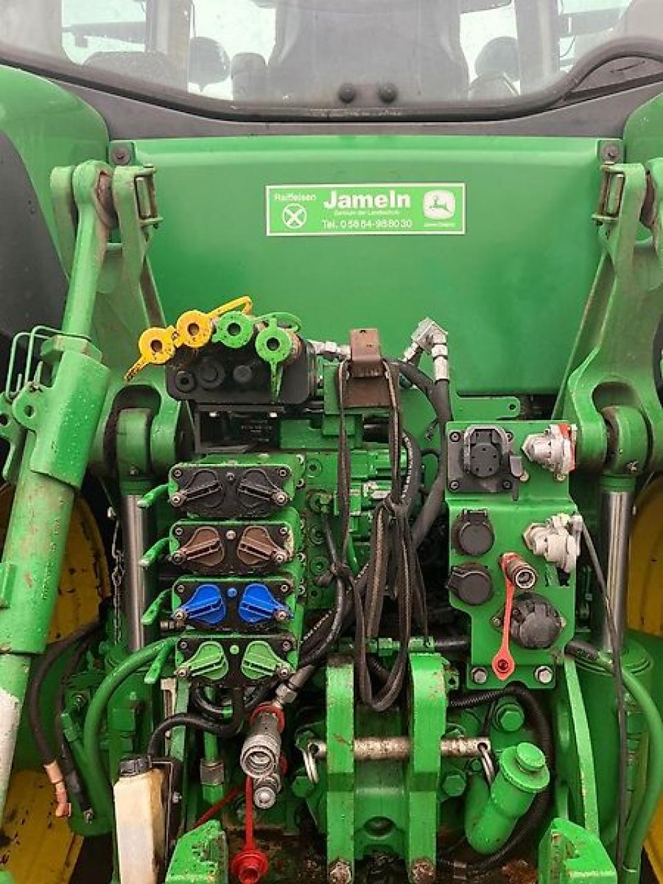 John Deere 7280R Inside