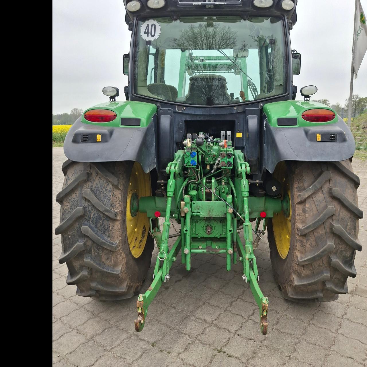 John Deere 6115 R Right