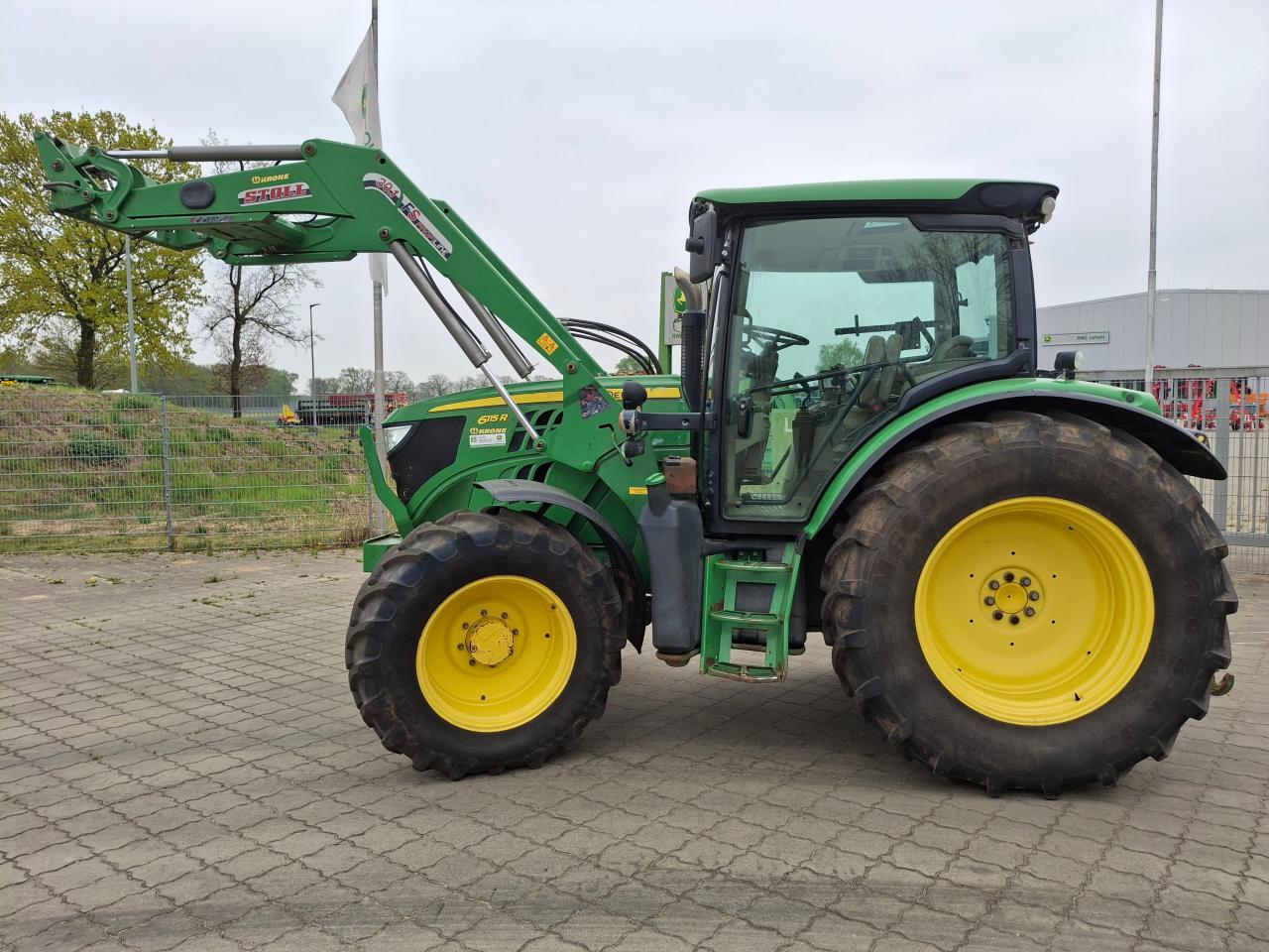 John Deere 6115 R Left