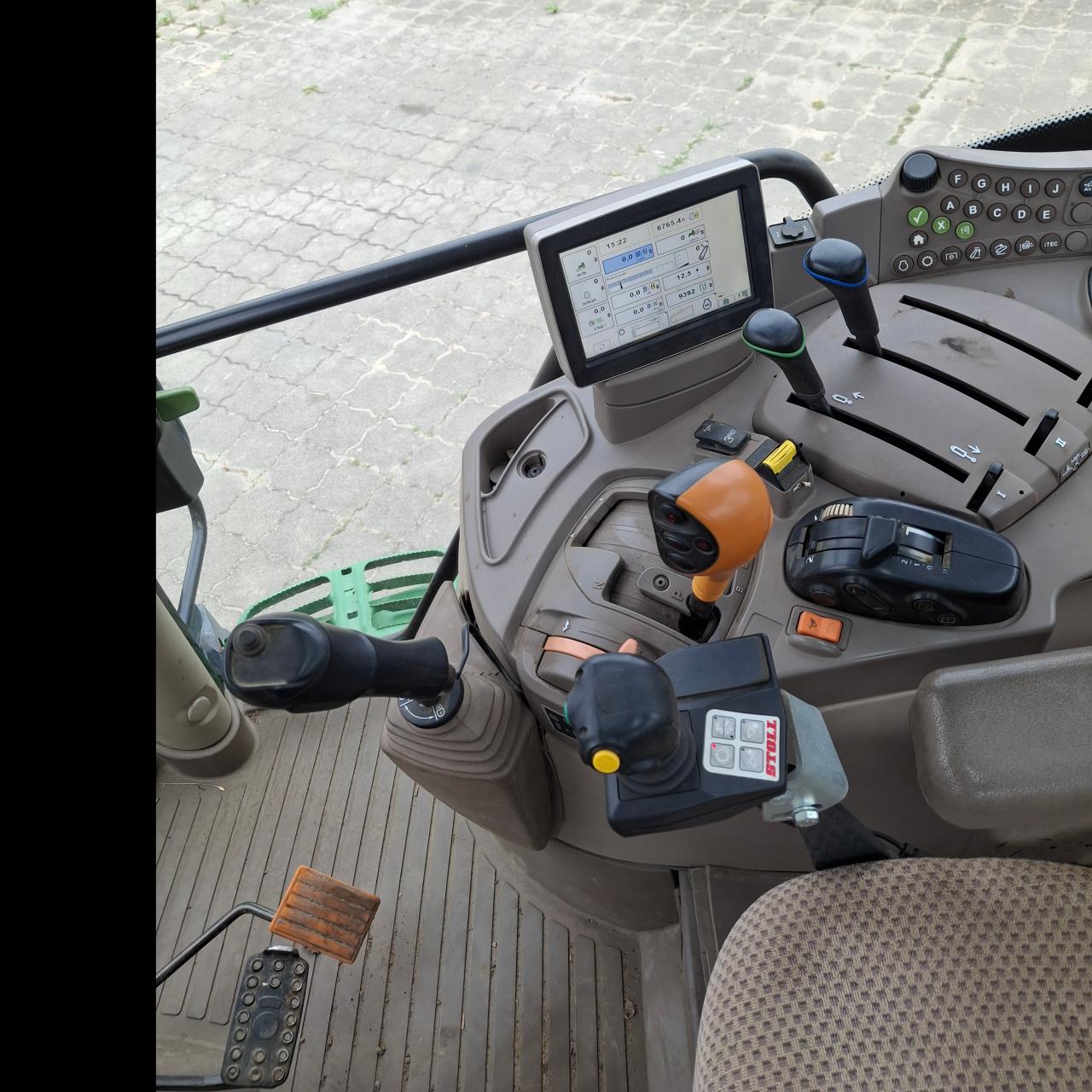 John Deere 6115 R Front