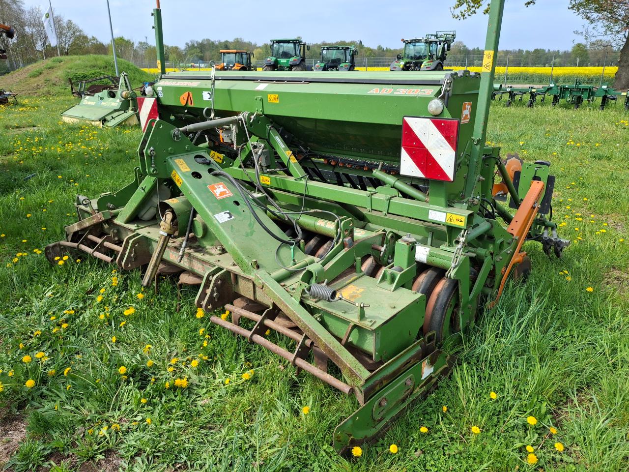Amazone AD303 Front