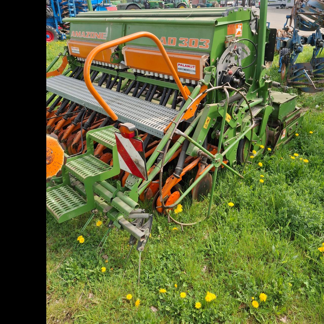 Amazone AD303 Left