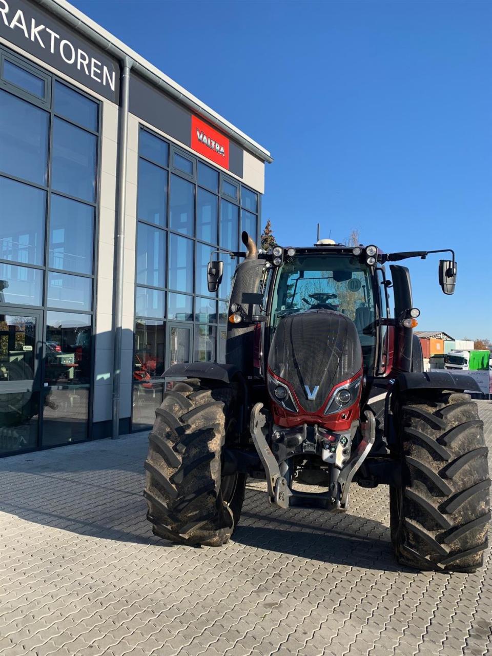 Valtra T214D