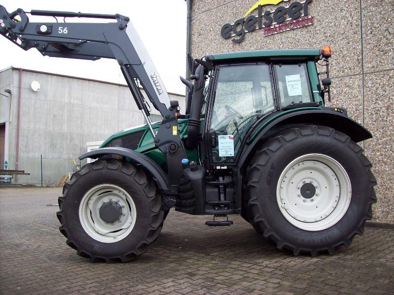 Valtra Schlepper / Traktor N143H3