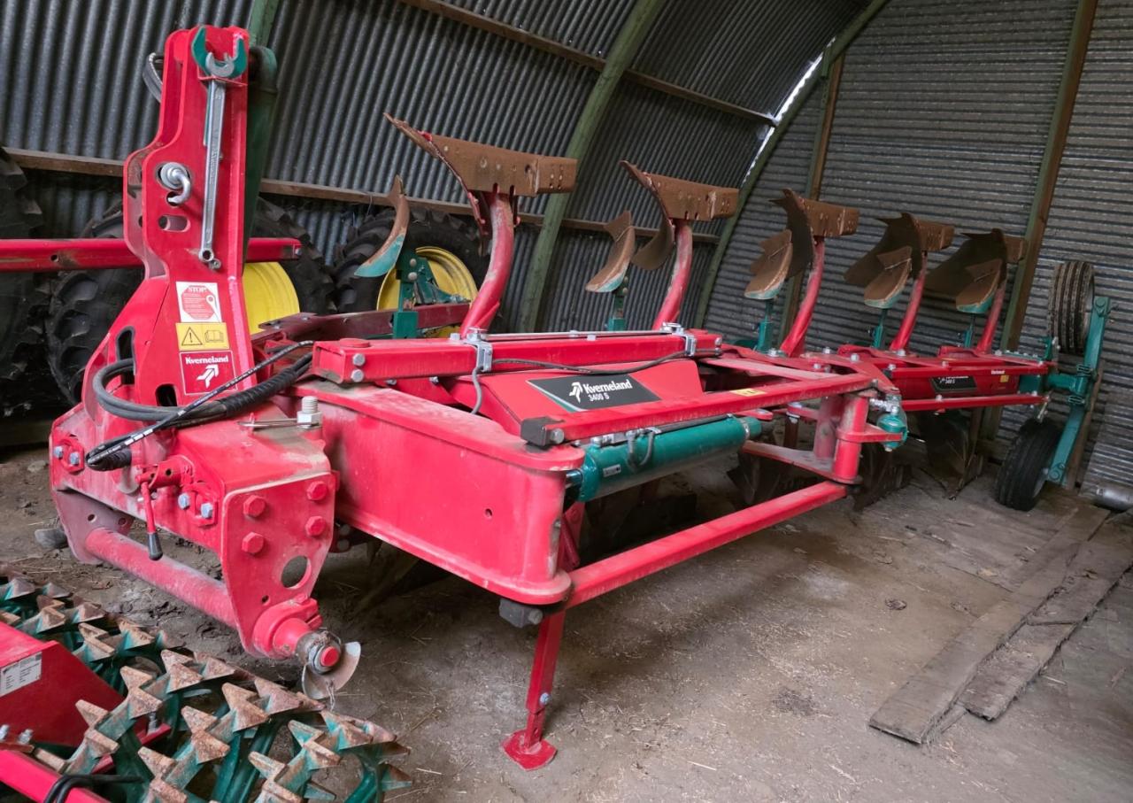 Kverneland Variomat 3400 mit Turnaround Packer