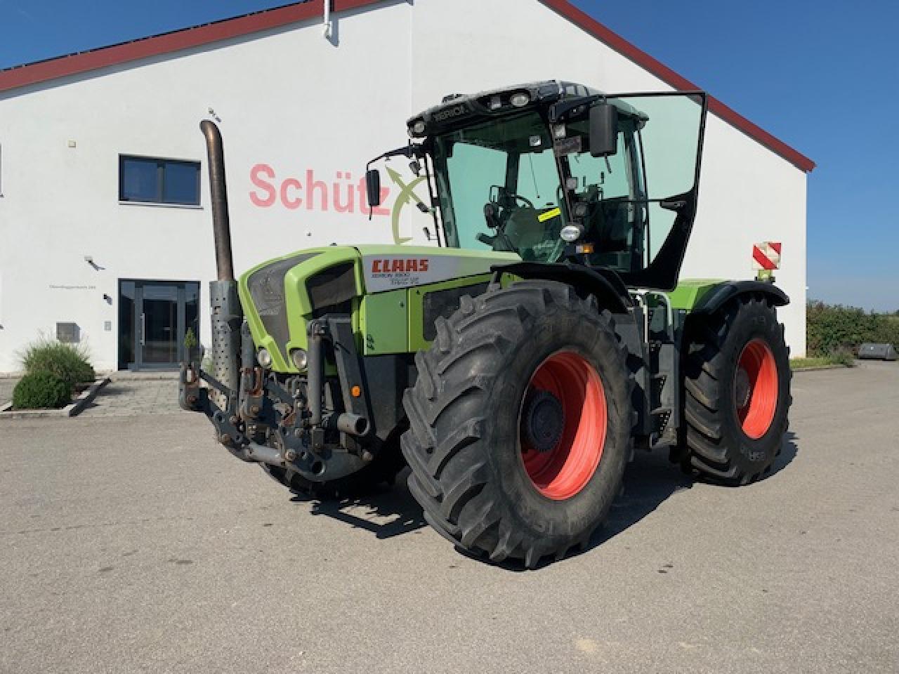 CLAAS Xerion 3300 TRAC VC
