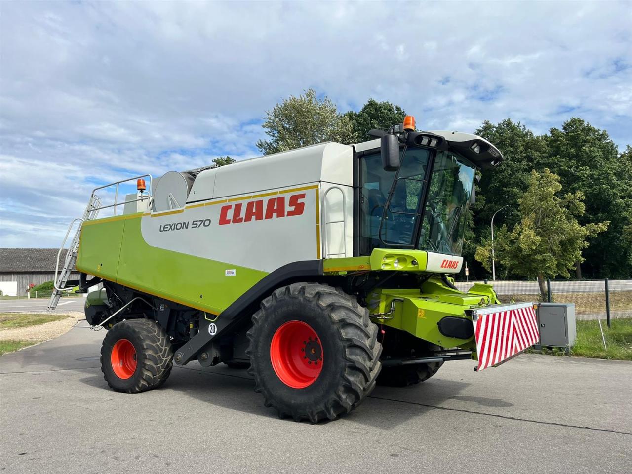 CLAAS Lexion 570, SW V750 mit Raps, Radialverteiler