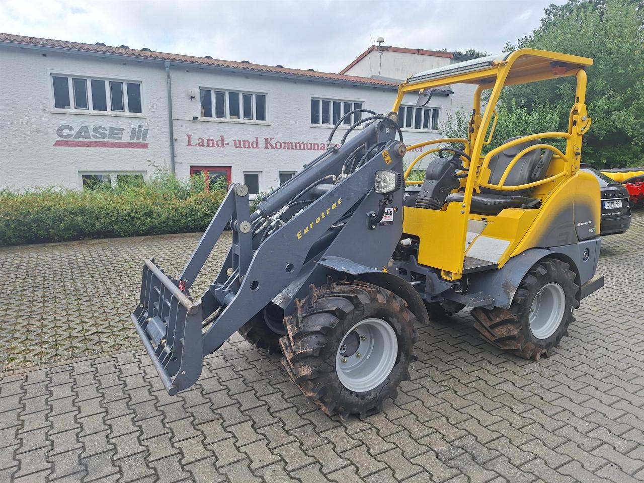 Eurotrac 820/W12S-2