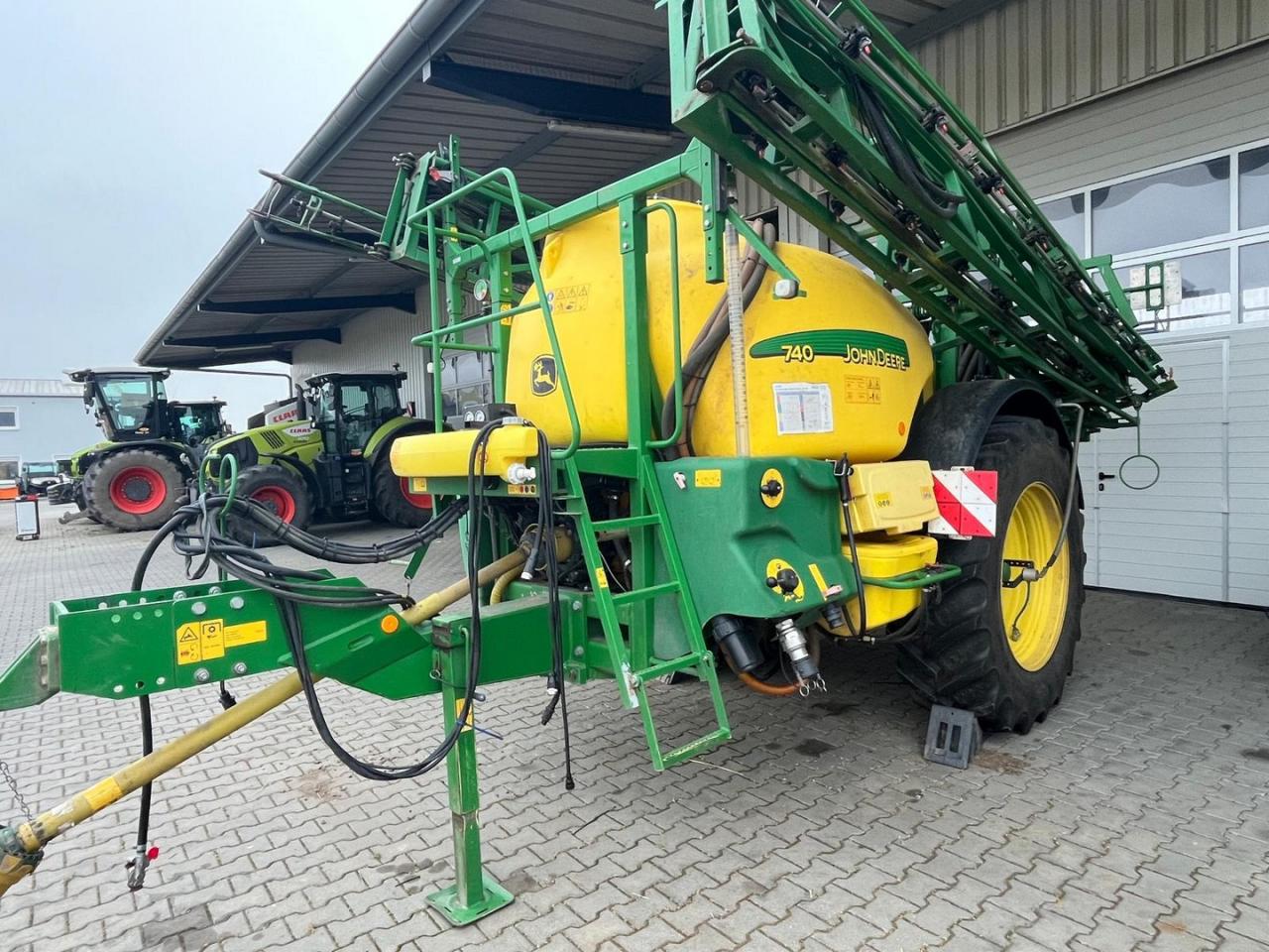John Deere 740