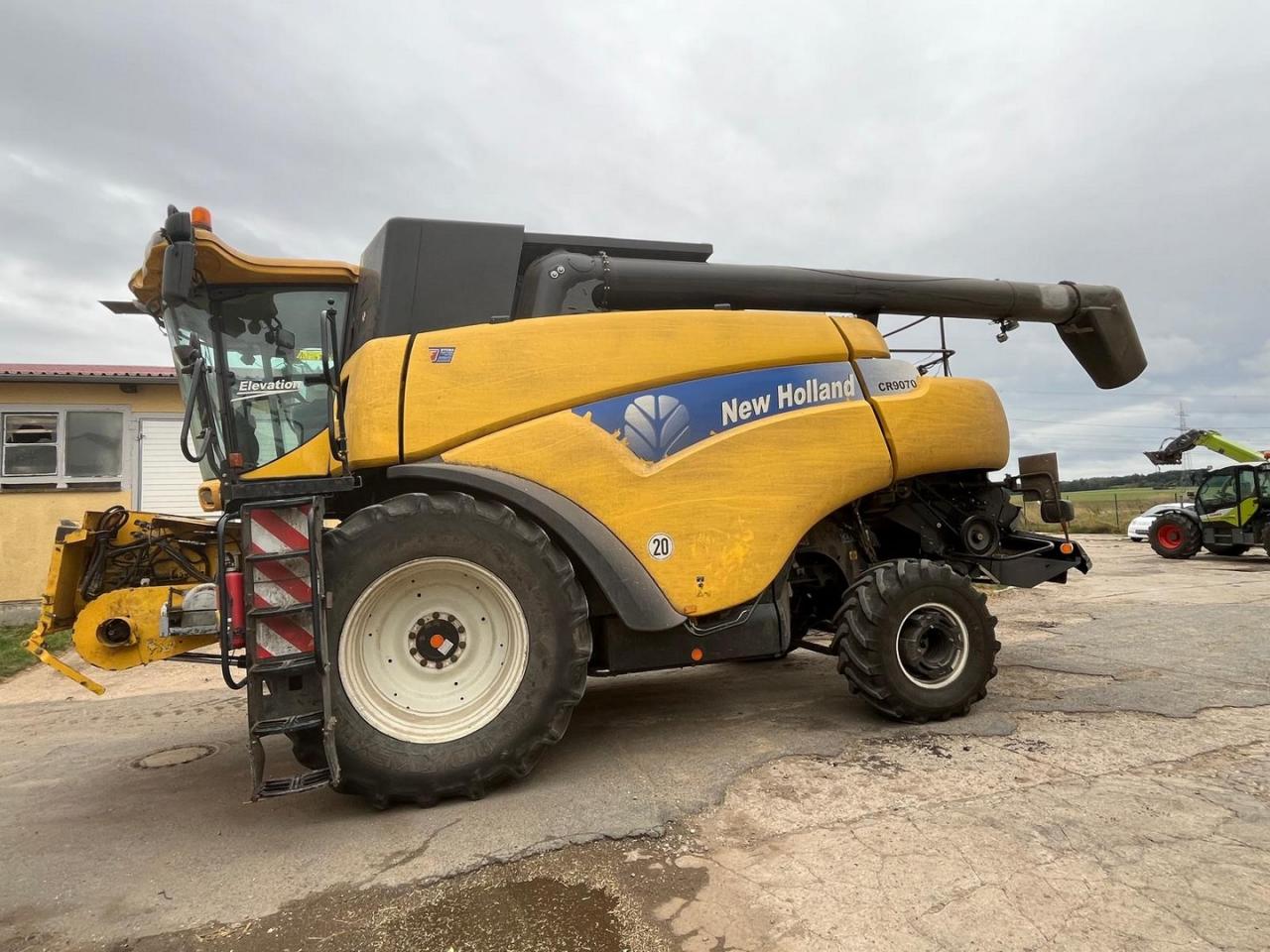 New Holland CR 9070