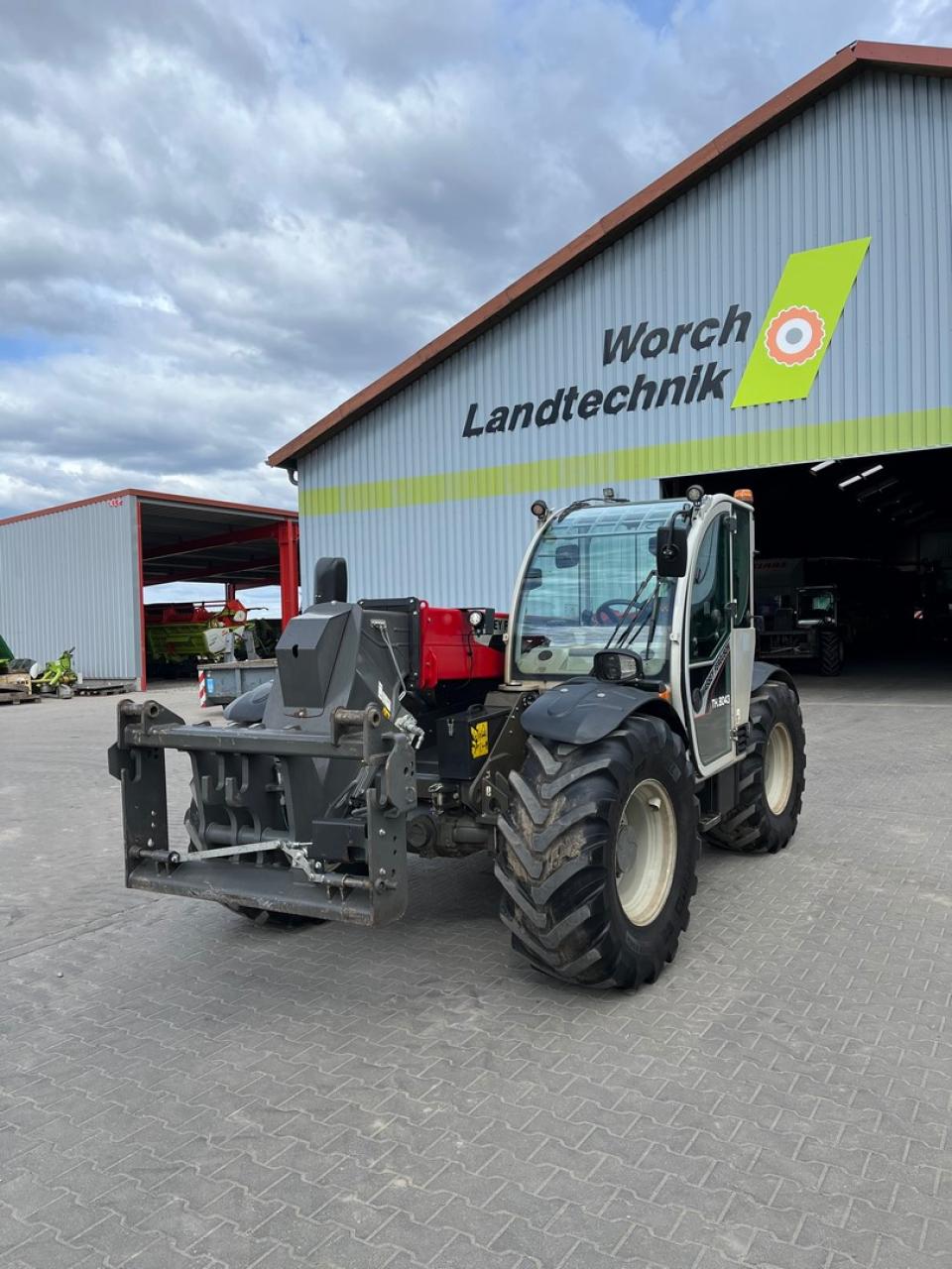 Massey Ferguson TH 8043