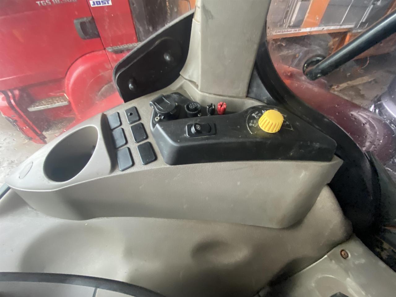 Case Puma 240 CVX Inside