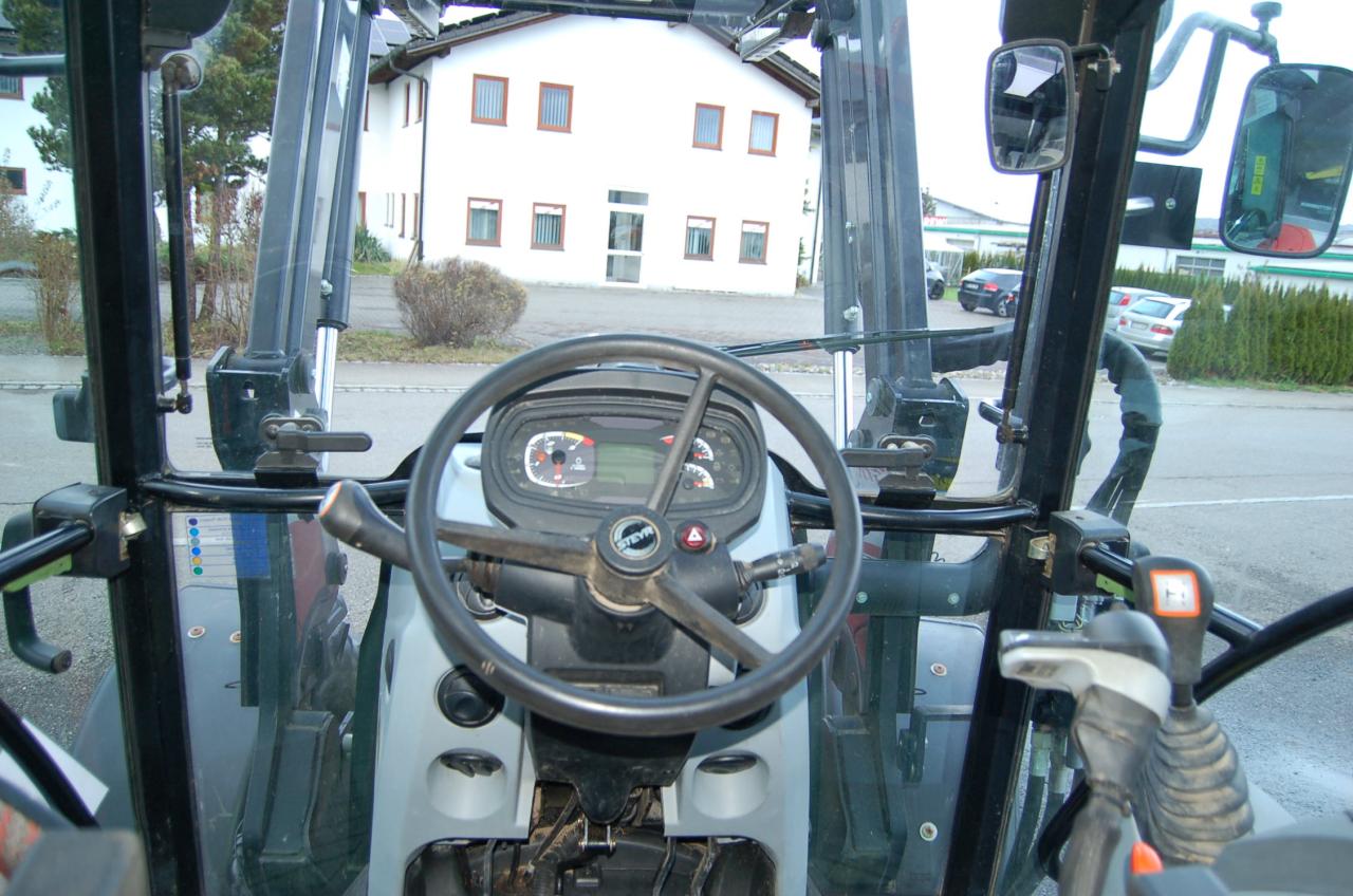 Steyr Kompakt 4065 S Right