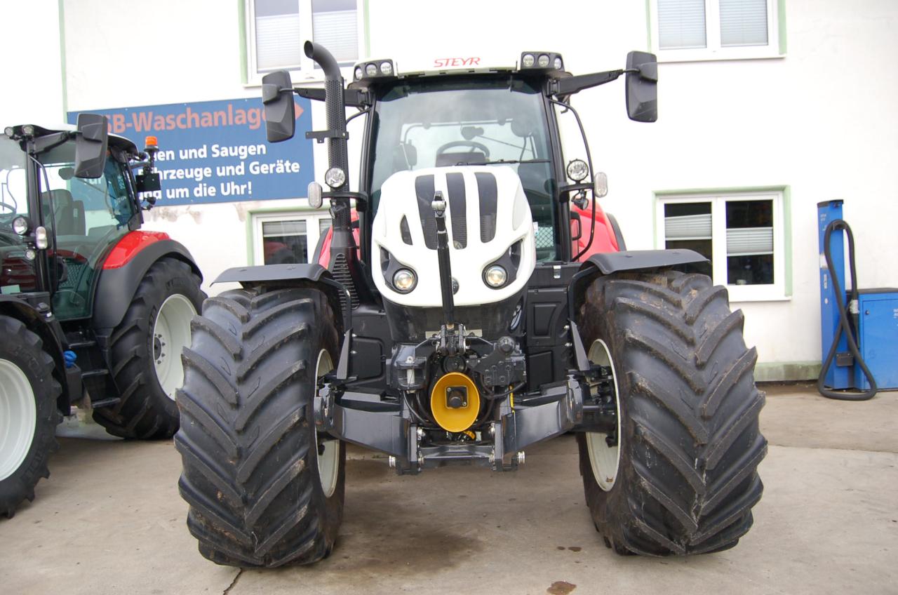 Steyr Profi 6150 CVT Front