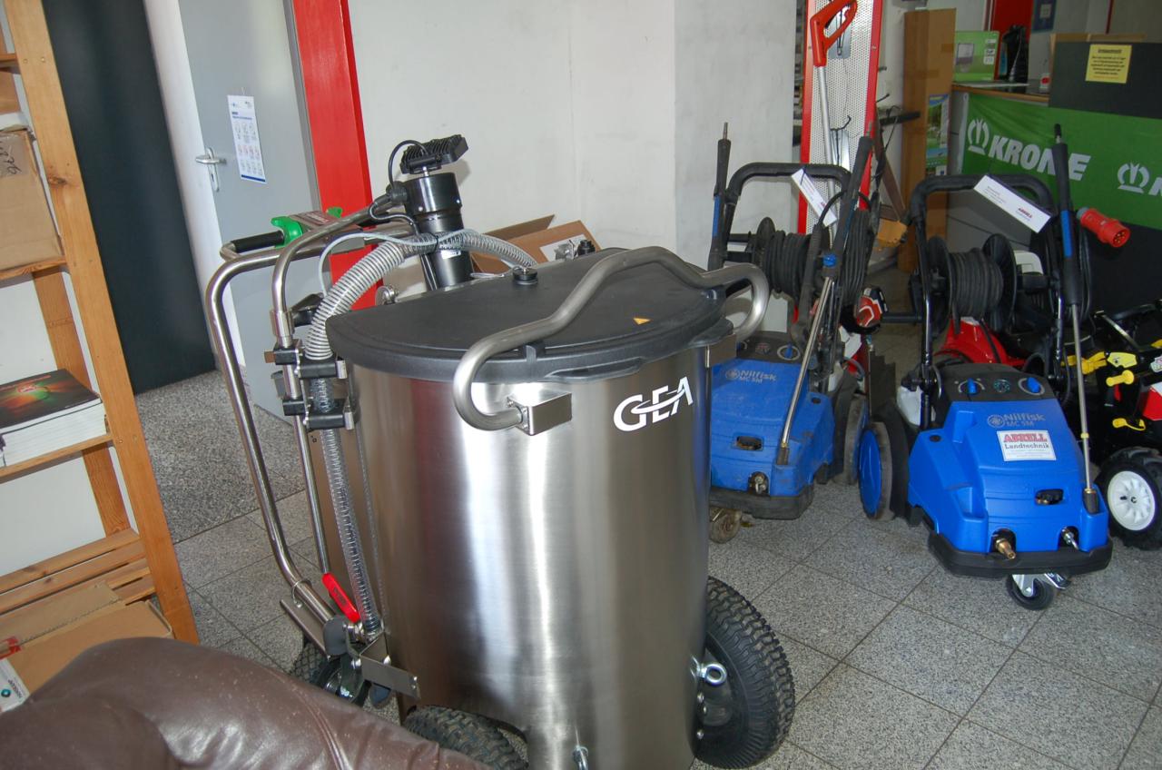 GEA 120 Liter Milchbuggy