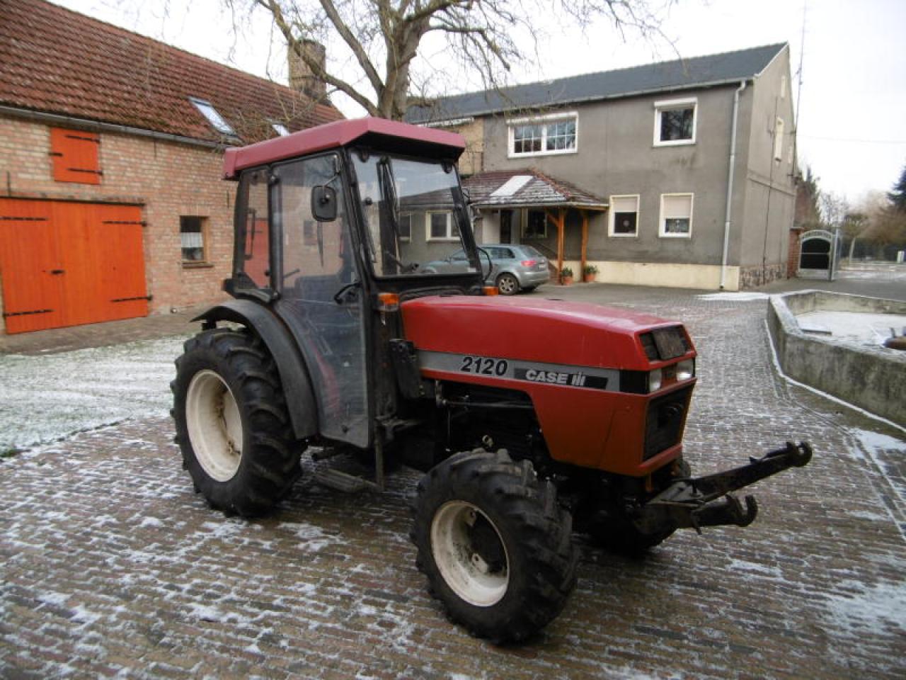 Case 2120 V