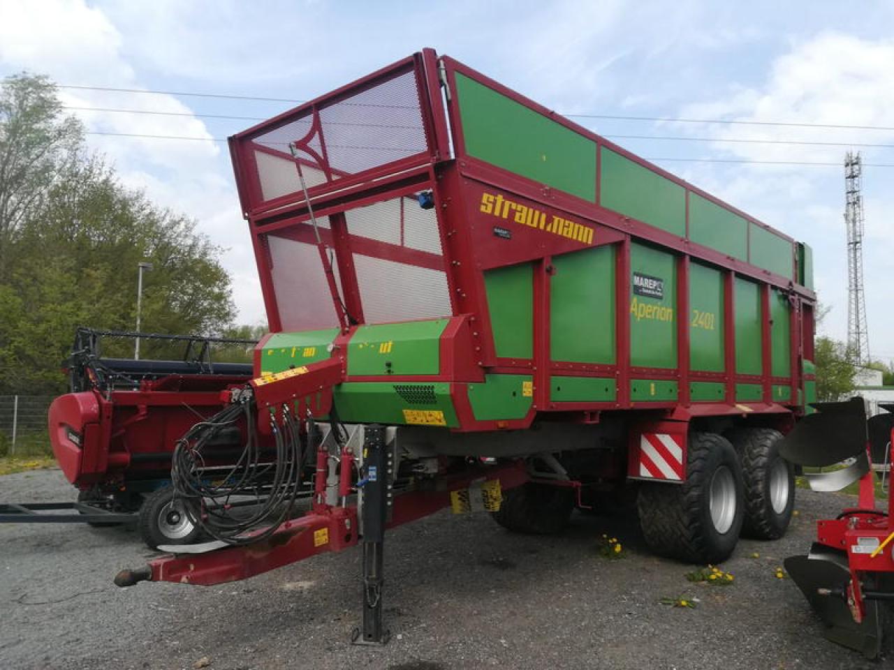 Strautmann APERION 2401 / ROLLBANDWAGEN