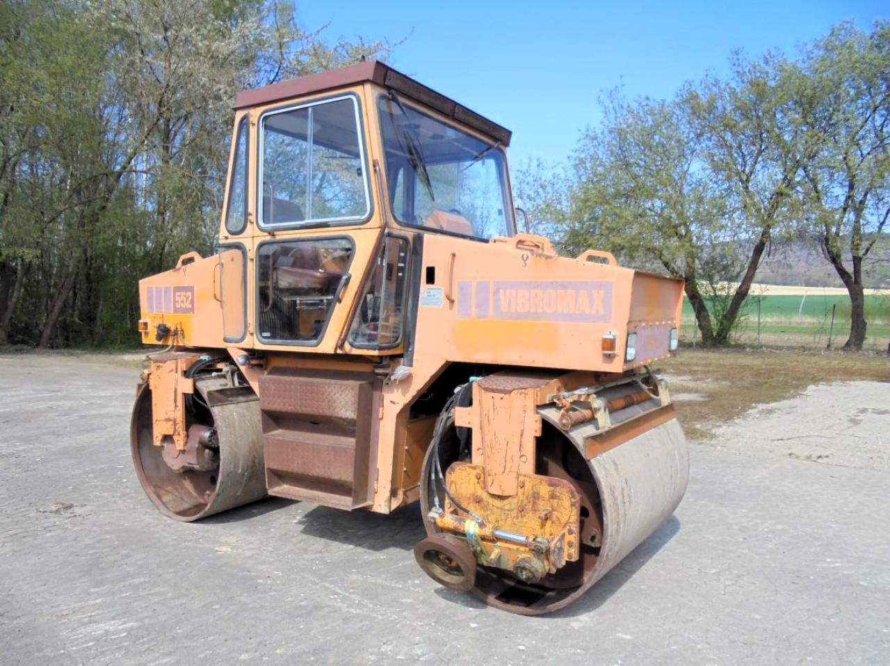 Case-Vibromax W 552