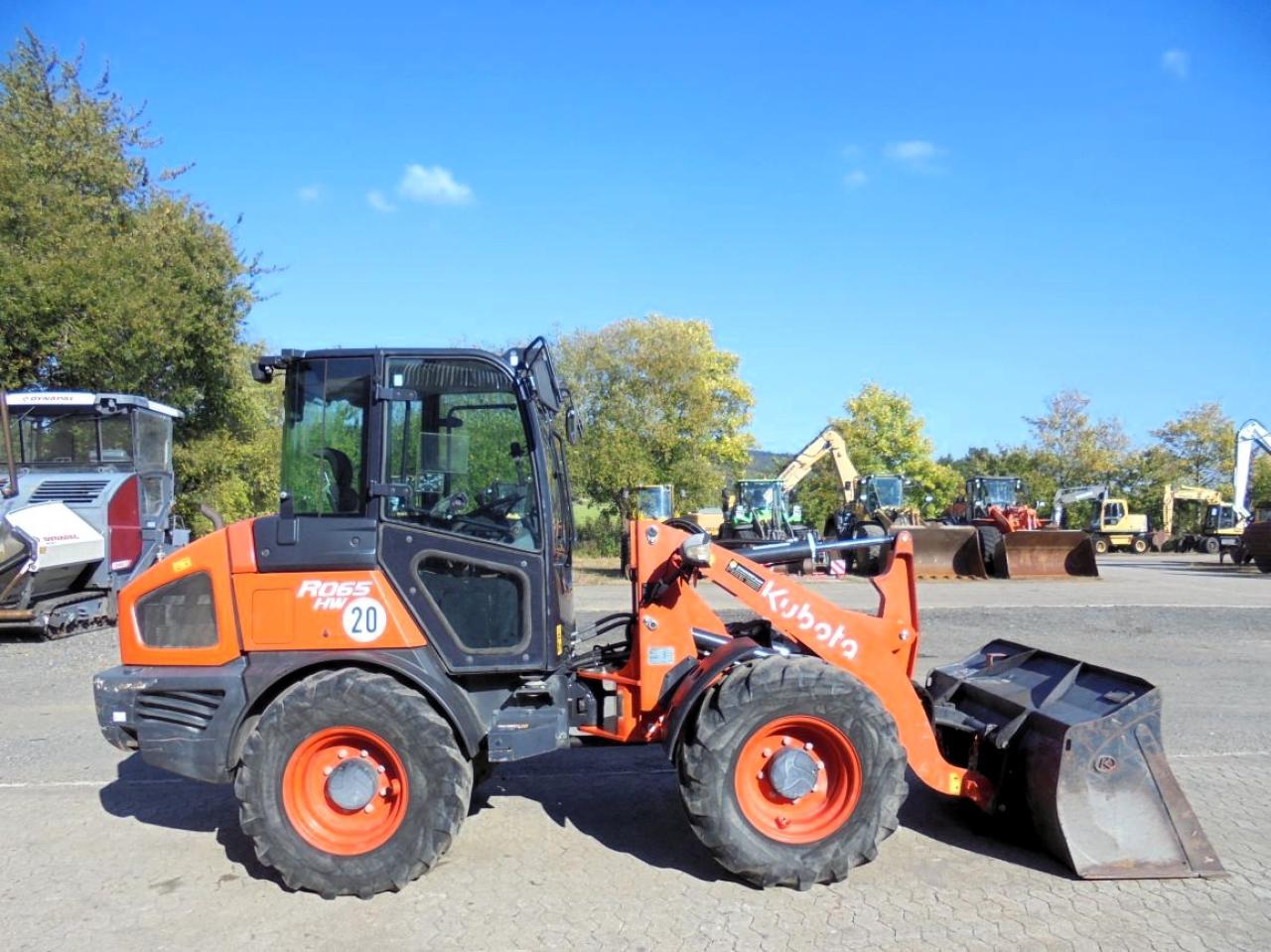 Kubota R065
