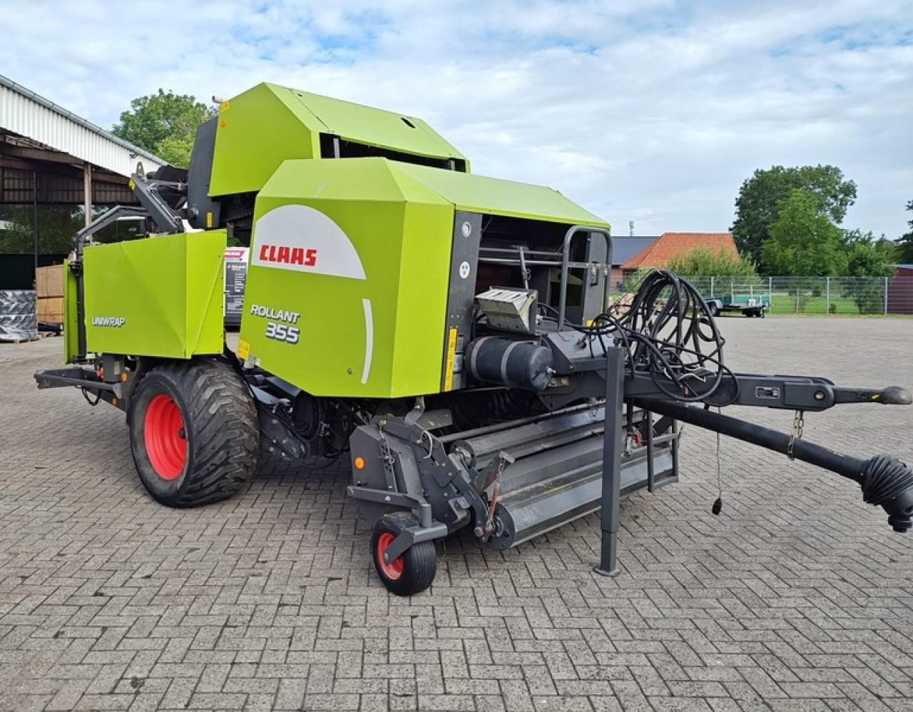  CLAAS ROLLANT 335 UNIWRAP