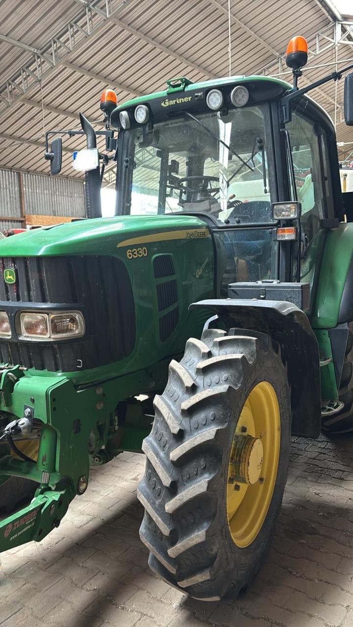 John Deere JD 6330
