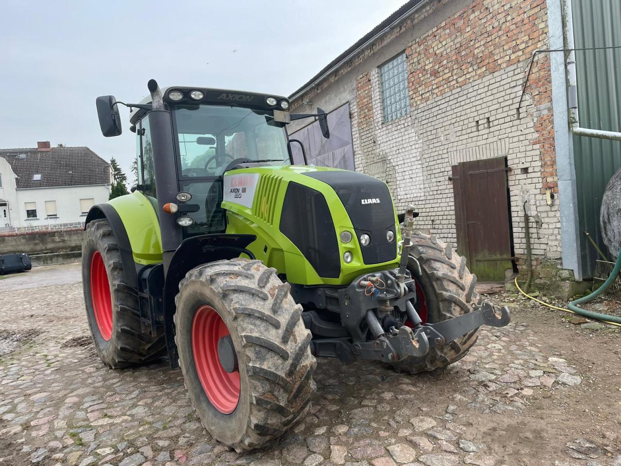 CLAAS Axion 830