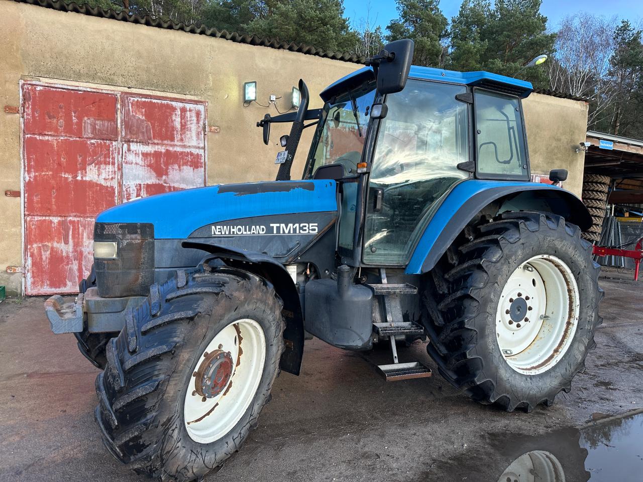 New Holland TM 135 (300)
