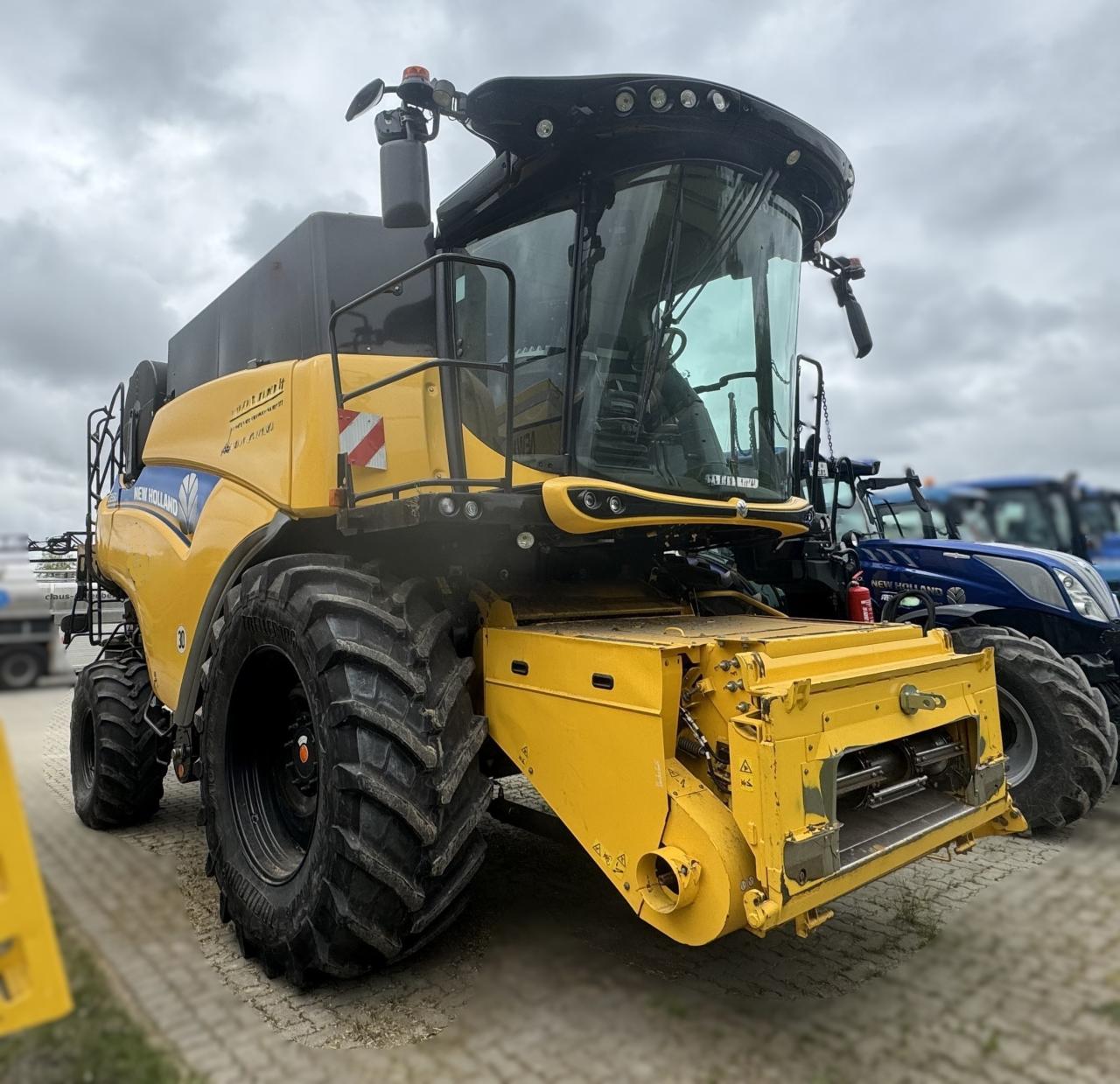 New Holland CR 9.80 SCR Rear