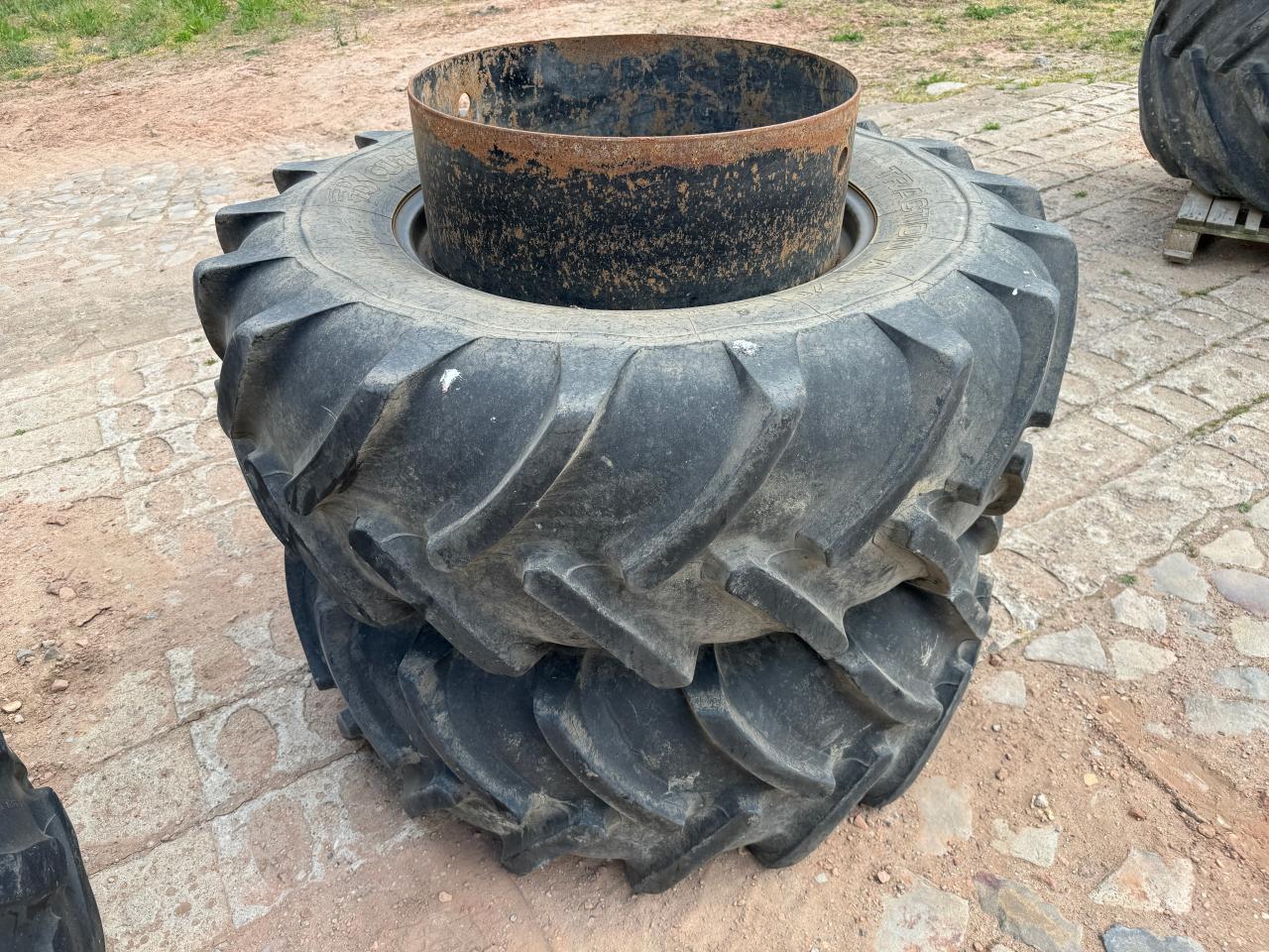 Barum 480/70 R30 Zwillingsbereifung