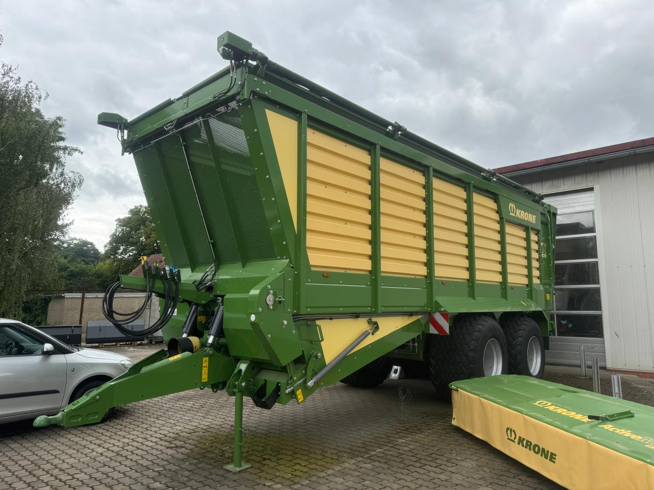 Krone TX 460 NEUMASCHINE Front