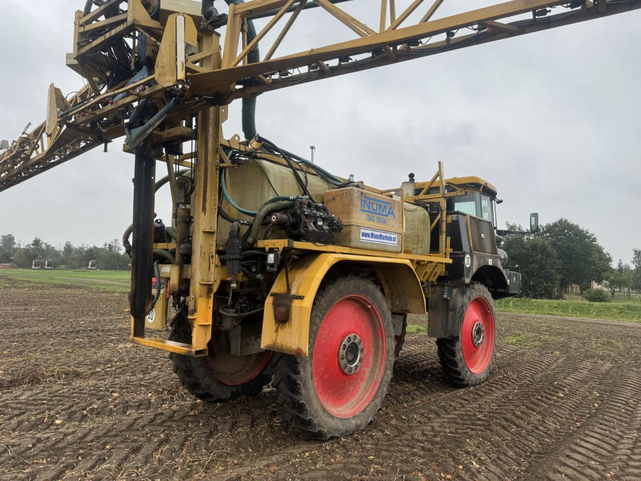  Ag-Chem Rogator 618s Rear