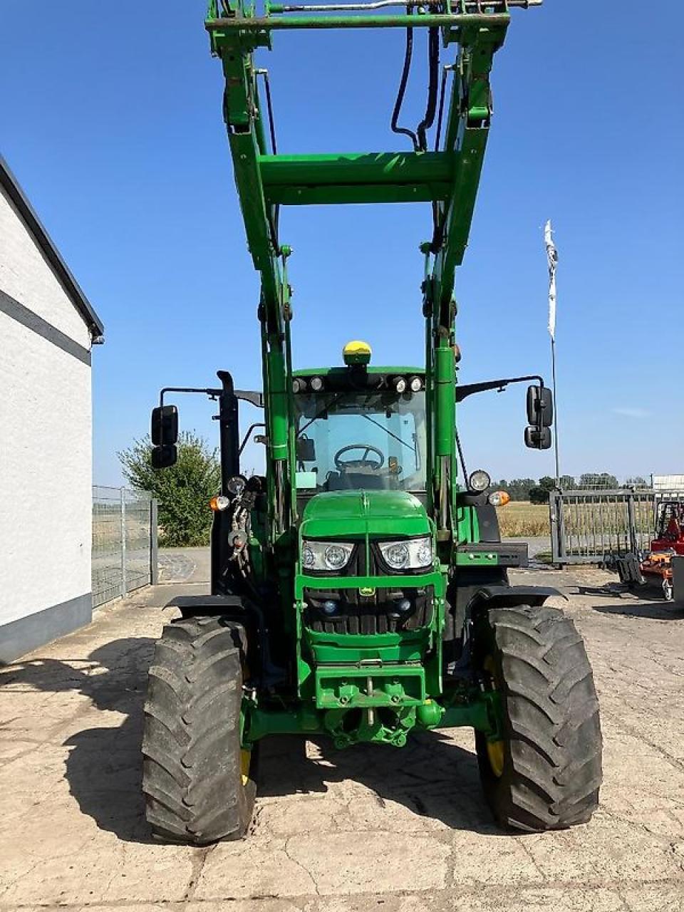 John Deere 6120 M Front