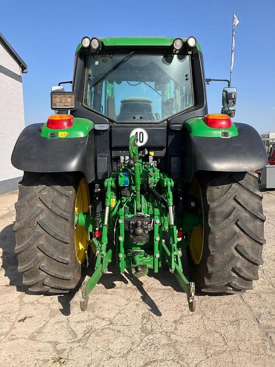 John Deere 6120 M Inside