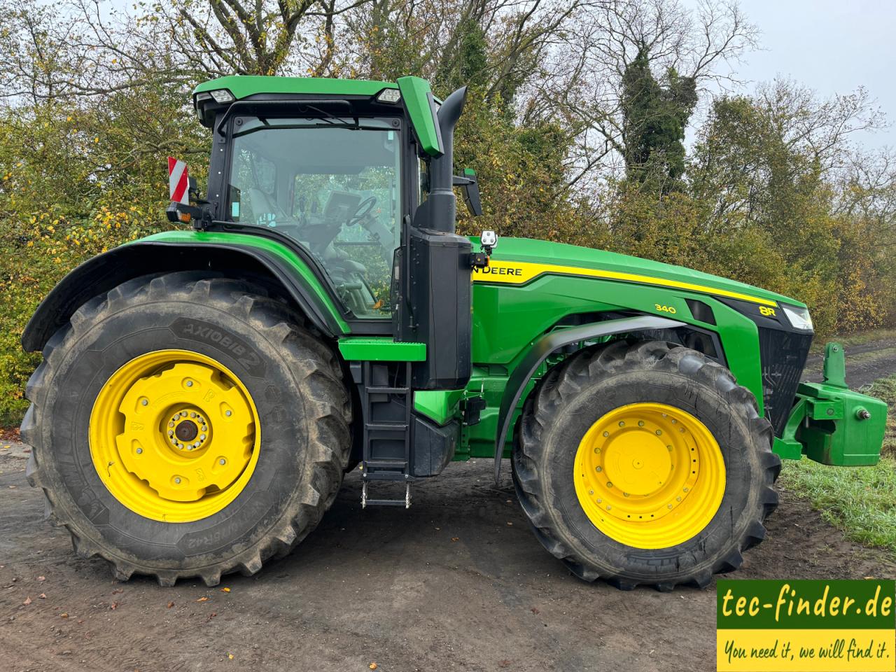 John Deere 8R340  Left