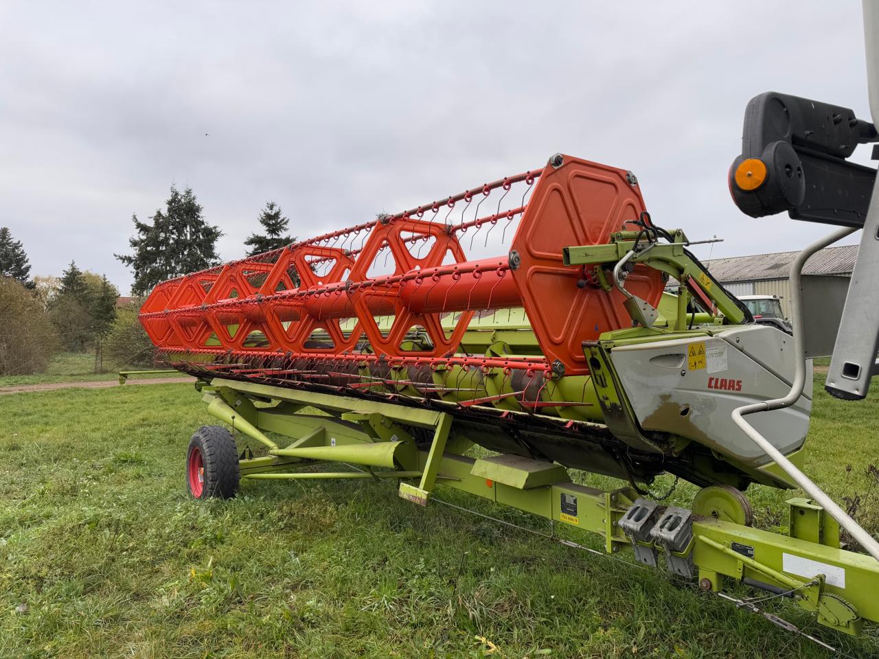 CLAAS Lexion 570, Vario 750- wenig Stunden Above