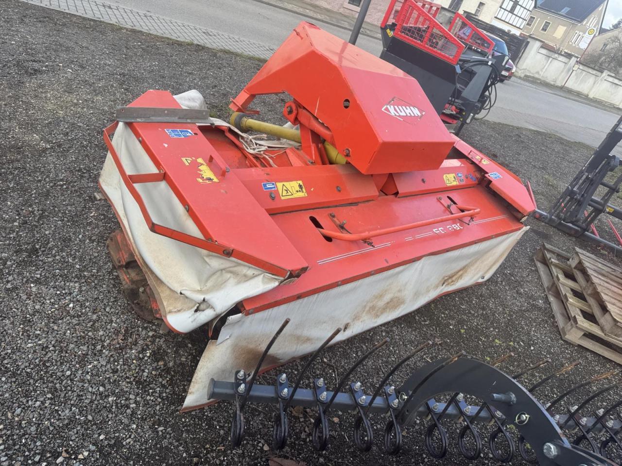 Kuhn FC 280 Front