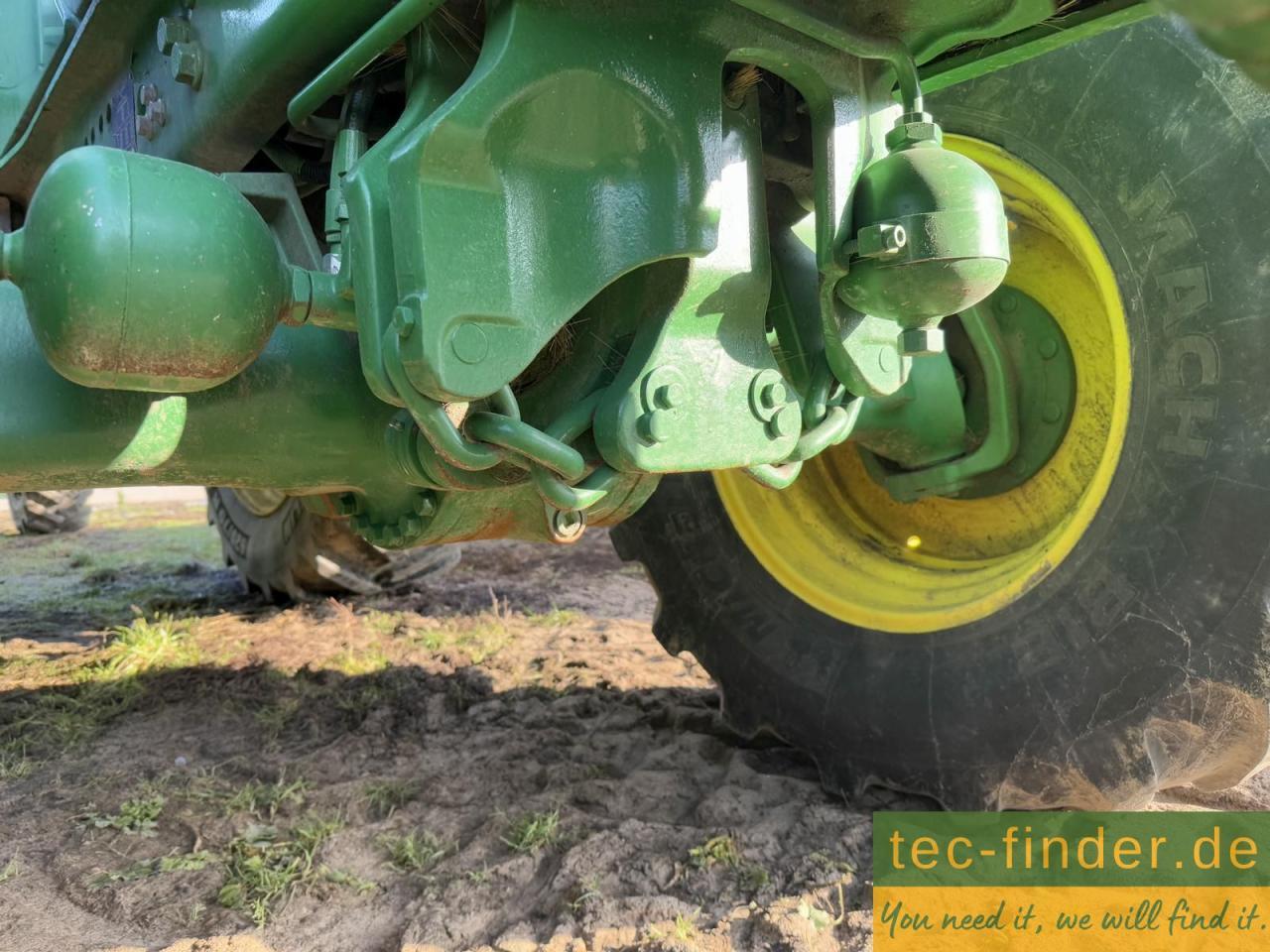John Deere 6195 M Inside