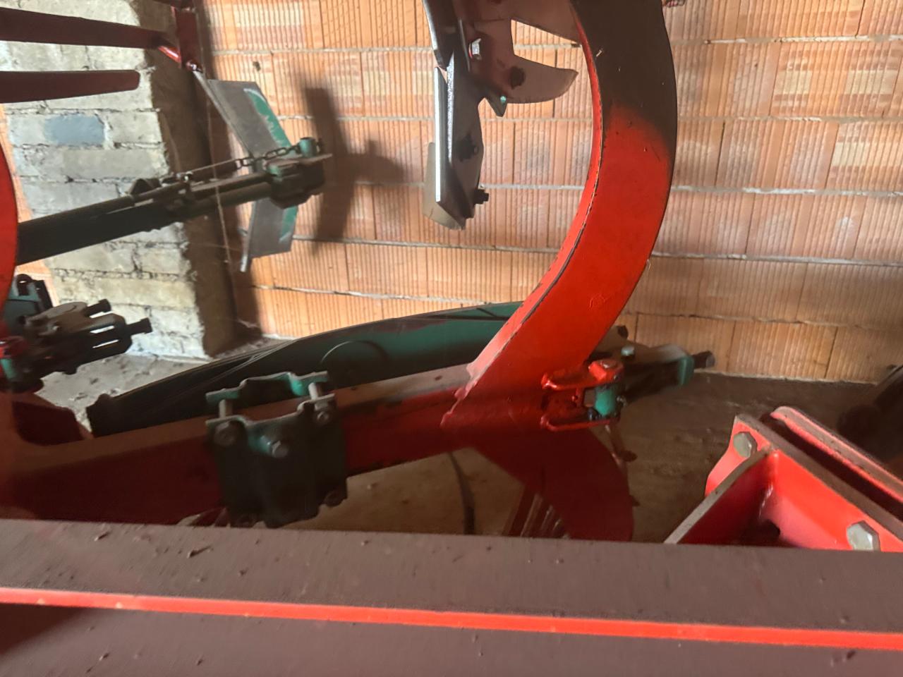 Kverneland PC 100 -6 Schar mit Packer Left