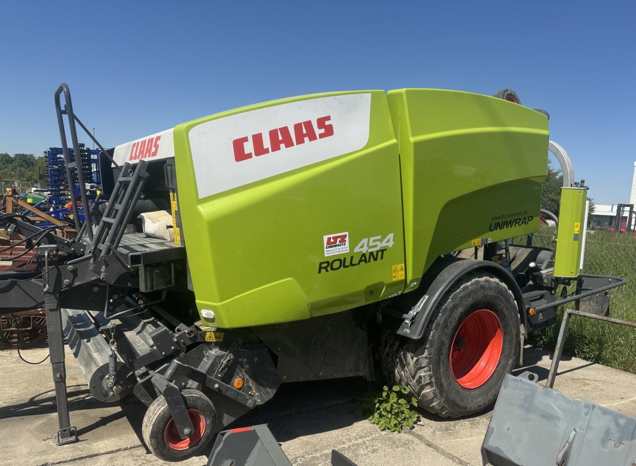 CLAAS Rollant 452 UNIWRAP