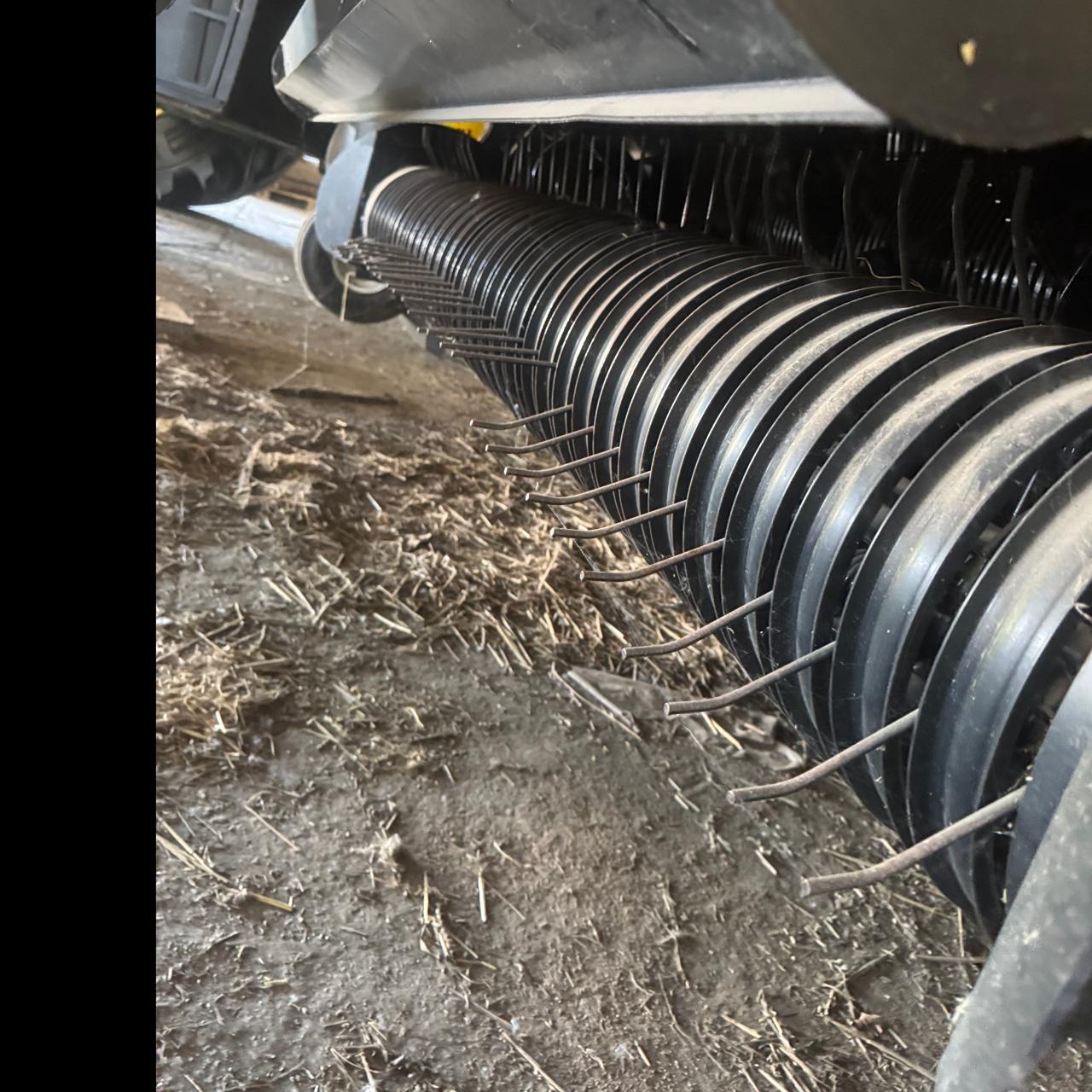 New Holland BIGBALER 1290 PLUS Cropcutter Front