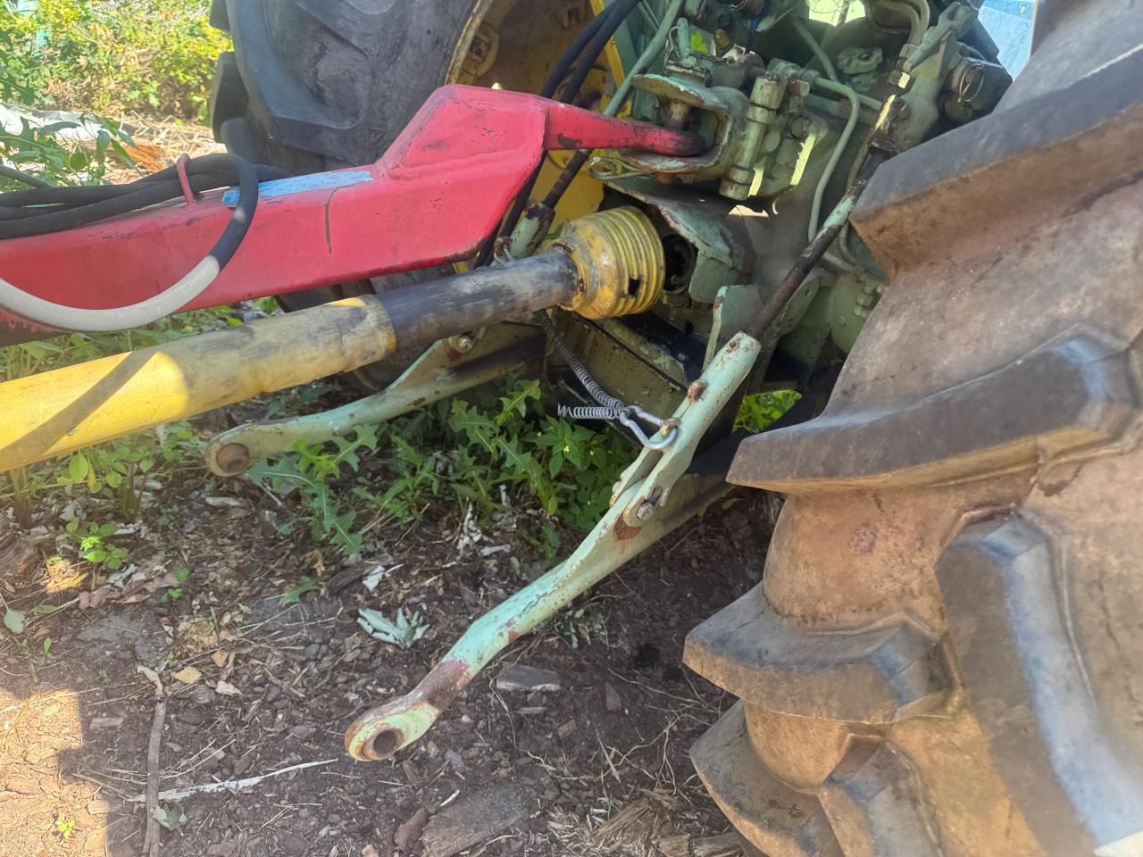 John Deere 2120 Right